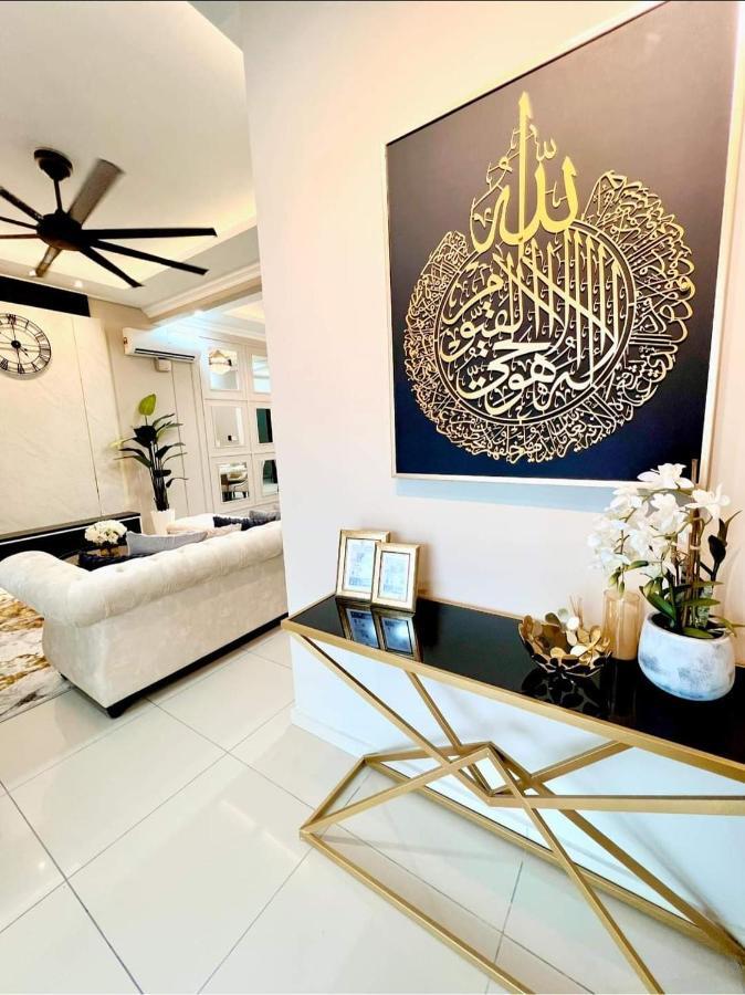 Faridz Homestay At Myra Saujana Kampong Simpang Empat Exteriör bild