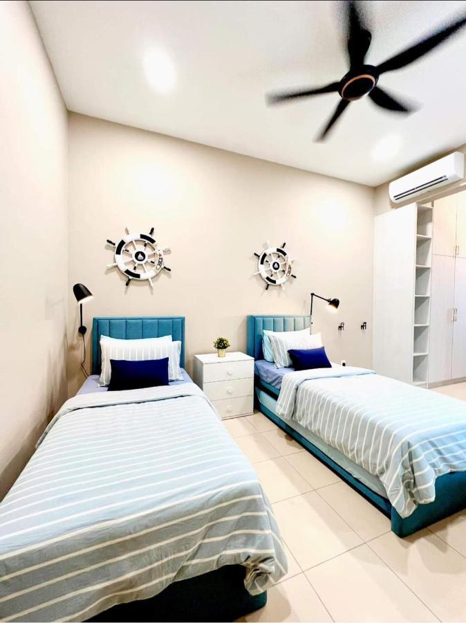 Faridz Homestay At Myra Saujana Kampong Simpang Empat Exteriör bild